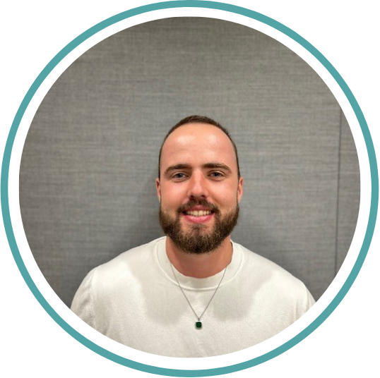 Oliver Carey headshot