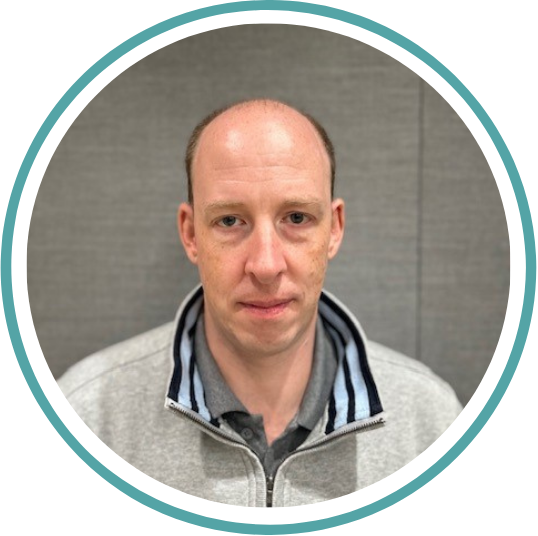 Simon Chambers headshot